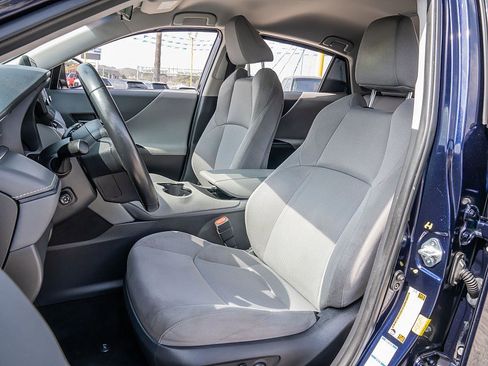 Used 2021 Toyota Venza LE image 15