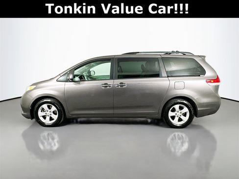 Used 2011 Toyota Sienna image 5