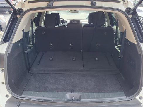 Used 2025 Nissan Pathfinder SV image 4