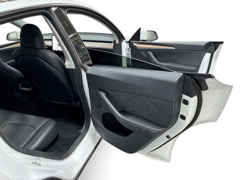 Certified 2023 Tesla Model Y Long Range AWD/4WD image 12