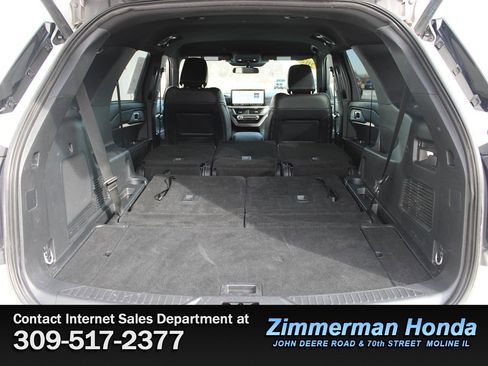 Used 2025 Ford Explorer ST-Line w/ ST-Line Street Pack image 7