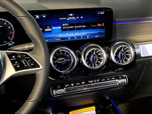 New 2026 Mercedes-Benz GLB 250 4MATIC image 8