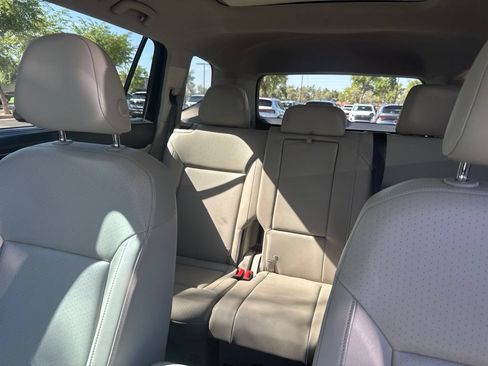 Used 2019 Volkswagen Atlas SEL R-Line AWD/4WD image 12