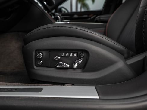 Used 2024 Bentley Flying Spur S V8 image 30