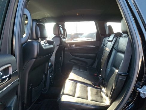 Used 2017 Jeep Grand Cherokee Limited image 10