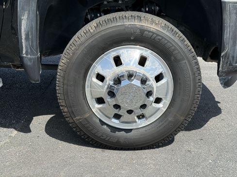 Used 2025 GMC Sierra 3500 Denali AWD/4WD image 12