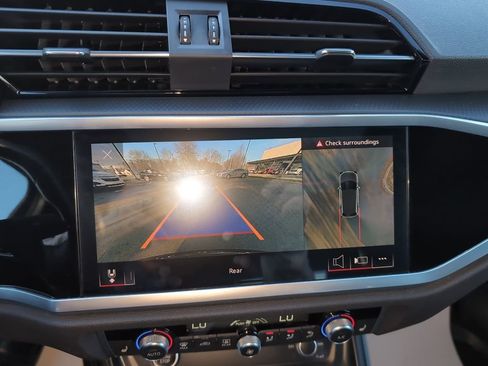 Used 2022 Audi Q3 2.0T Premium Plus AWD/4WD image 22