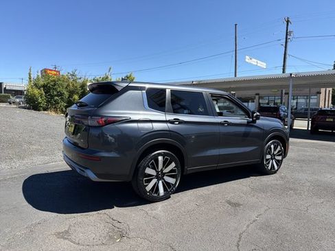 Used 2025 Mitsubishi Outlander SE AWD/4WD image 6