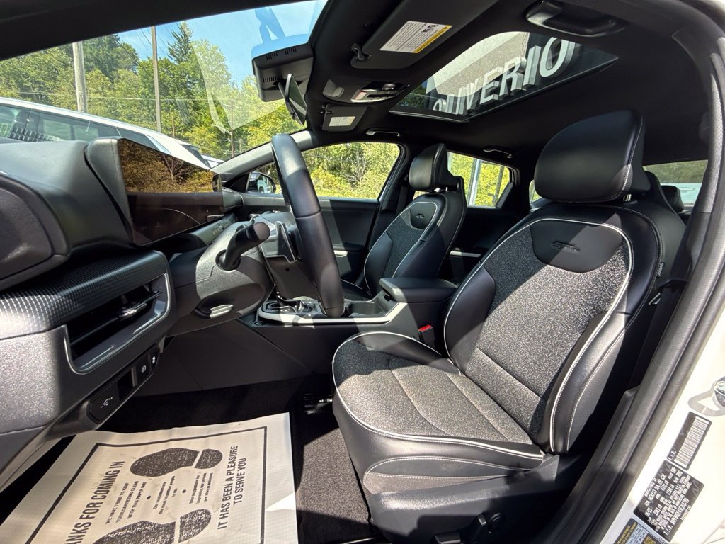 Used 2025 Kia K4 GT-Line w/ GT-Line Sunroof Package FWD image 18