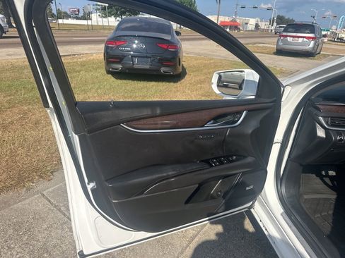 Used 2016 Cadillac XTS Luxury image 8