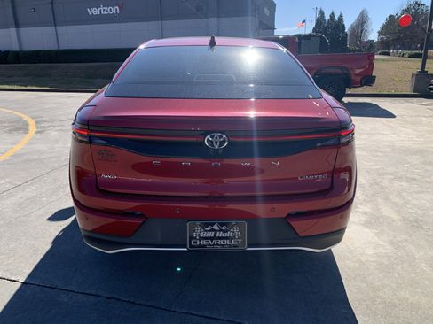 Used 2023 Toyota Crown image 4