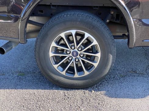 Used 2019 Ford F150 XLT w/ Equipment Group 302A Luxury AWD/4WD image 7