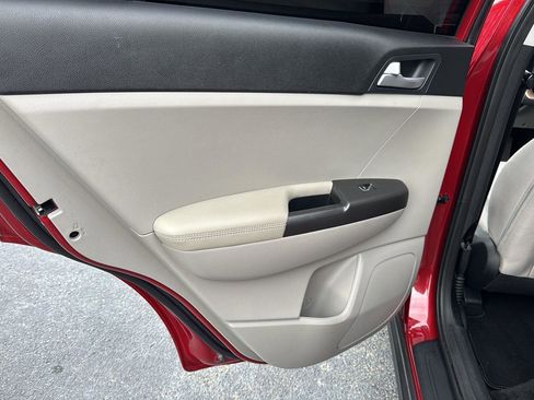 Used 2021 Kia Sportage LX w/ LX Fwd Popular Package image 15