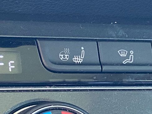 Certified 2020 Volkswagen Tiguan SEL image 15