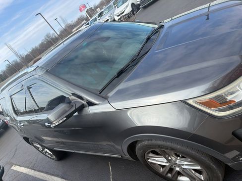 Used 2016 Ford Explorer Limited w/ Equipment Group 301A image 5