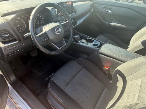 Certified 2025 Nissan Rogue SV image 2