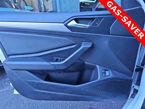 Used 2021 Volkswagen Jetta SE image 27