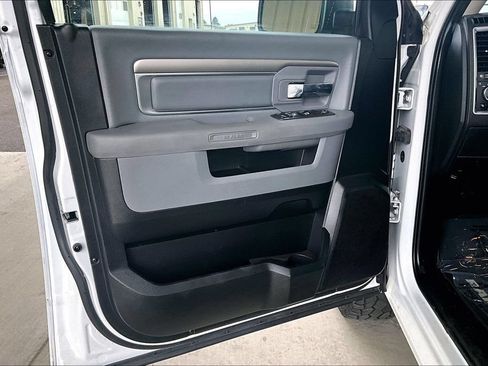 Used 2020 RAM 1500 Classic SLT AWD/4WD image 23