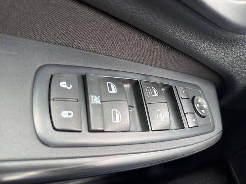 Used 2015 Jeep Cherokee Latitude w/ Cold Weather Group AWD/4WD image 11