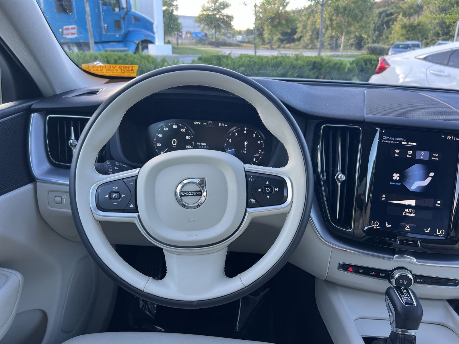 Used 2020 Volvo XC60 T6 Momentum w/ Protection Package Premier AWD/4WD image 15