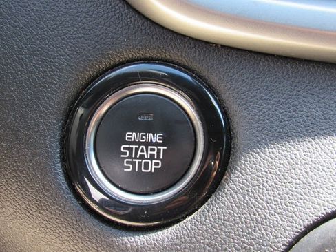 Used 2019 Kia Sorento SX image 19