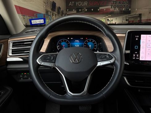 Used 2026 Volkswagen Atlas SE AWD/4WD image 39