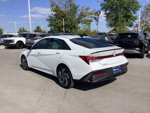 Certified 2025 Hyundai Elantra Sport image 8