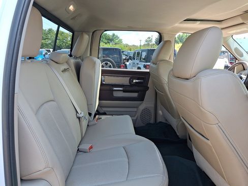 Used 2018 RAM 1500 Laramie w/ Convenience Group AWD/4WD image 15