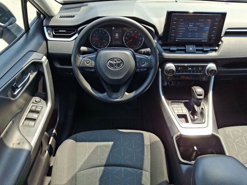 Used 2022 Toyota RAV4 XLE AWD/4WD image 11