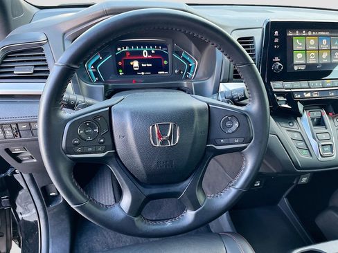 Used 2023 Honda Odyssey Sport image 11