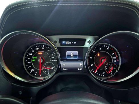 Used 2020 Mercedes-Benz SL 550 image 32