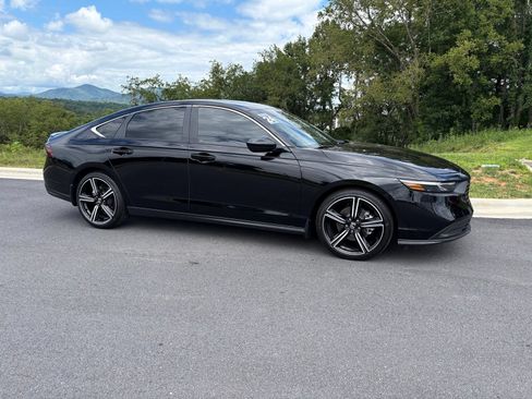 Used 2024 Honda Accord Sport image 7