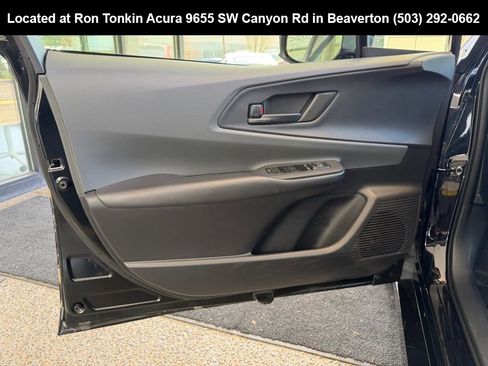 Used 2024 Toyota Prius LE image 12