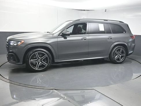 Used 2026 Mercedes-Benz GLS 450 4MATIC image 4