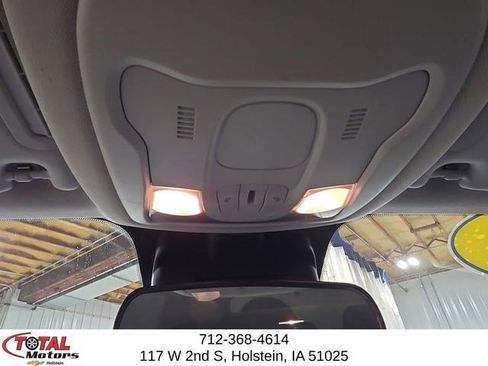 Used 2018 Jeep Renegade Latitude w/ Cold Weather Group AWD/4WD image 20