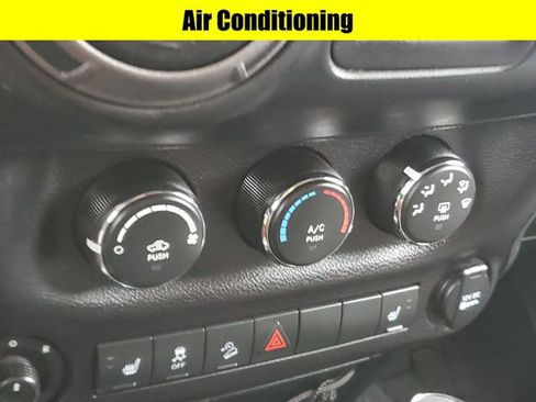 Used 2018 Jeep Wrangler Unlimited Sport S image 18