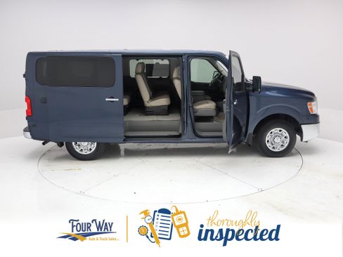 Used 2016 Nissan NV 3500 SL RWD image 3