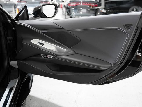 Used 2025 Chevrolet Corvette Z06 RWD image 28