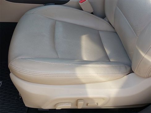 Used 2016 Subaru Outback 3.6R Limited image 25