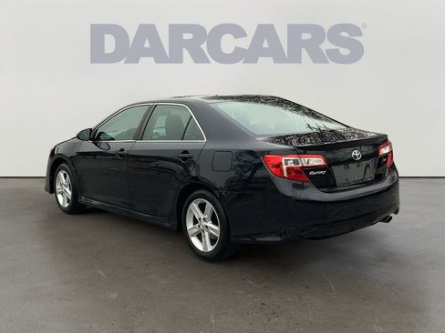 Used 2014 Toyota Camry SE image 5