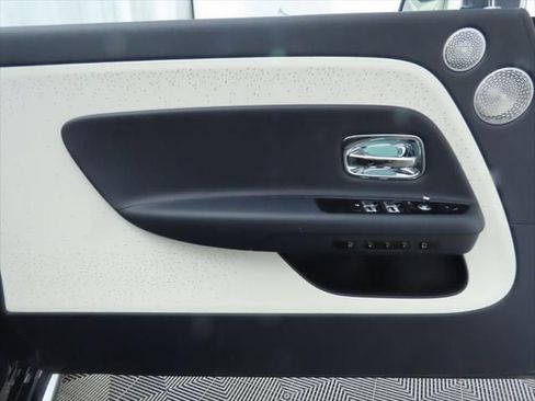 New 2026 Rolls-Royce Spectre image 25