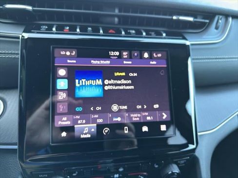 New 2025 Jeep Grand Cherokee L Altitude image 43