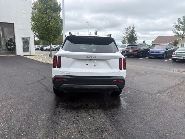 Used 2023 Kia Sorento S w/ Panoramic Sunroof Package AWD/4WD image 12