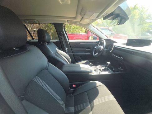 Used 2025 MAZDA CX-50 AWD 2.5 S w/ Premium Package image 13