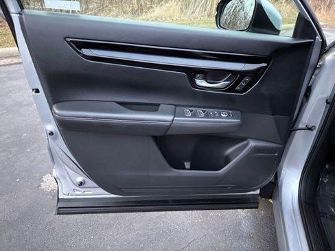 Used 2023 Honda CR-V EX-L image 11