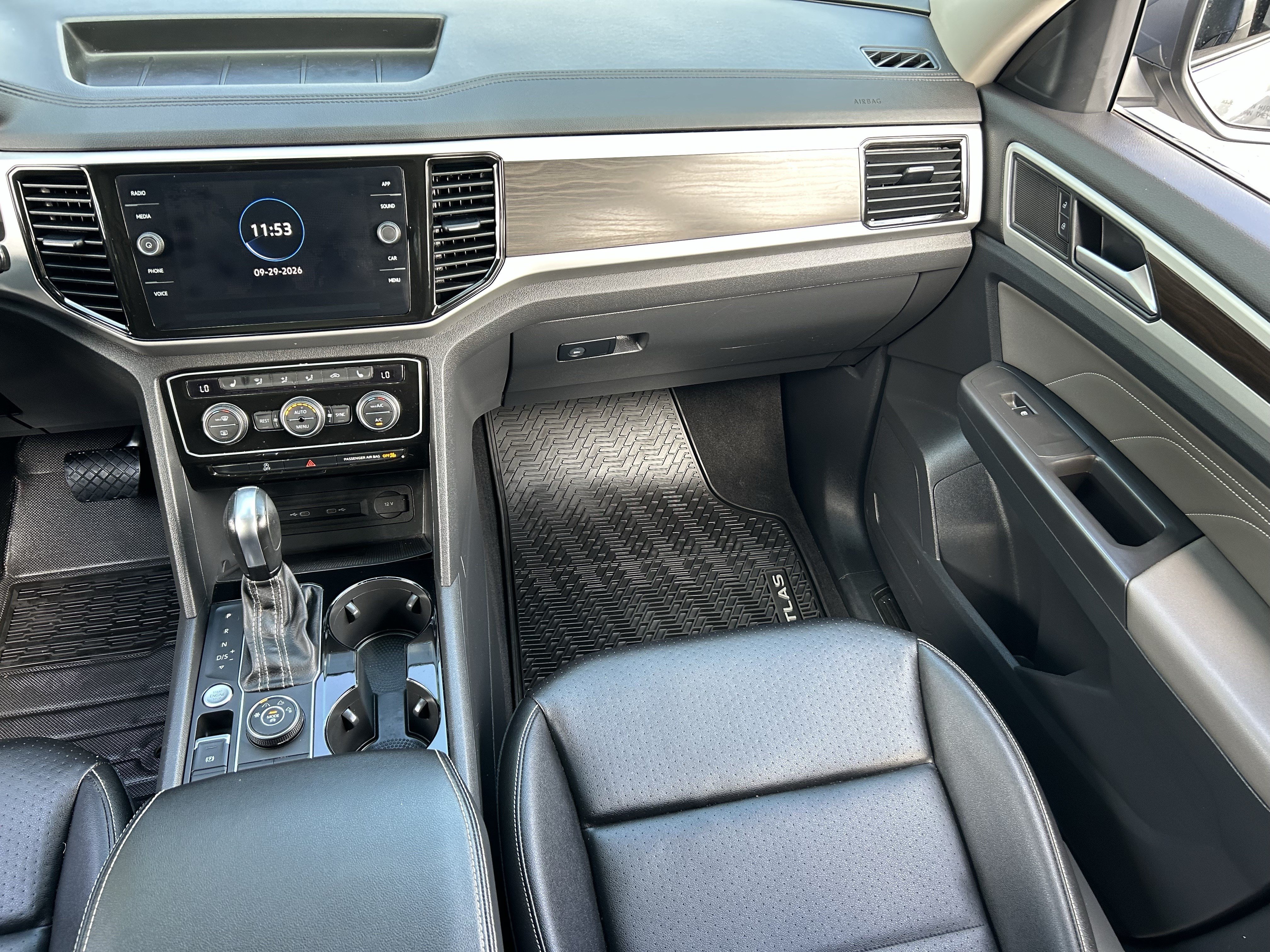 Used 2023 Volkswagen Atlas SE w/ Panoramic Sunroof Package AWD/4WD image 15
