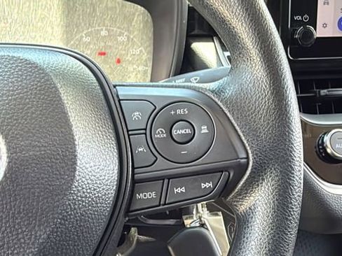 Certified 2025 Toyota Corolla LE FWD image 20