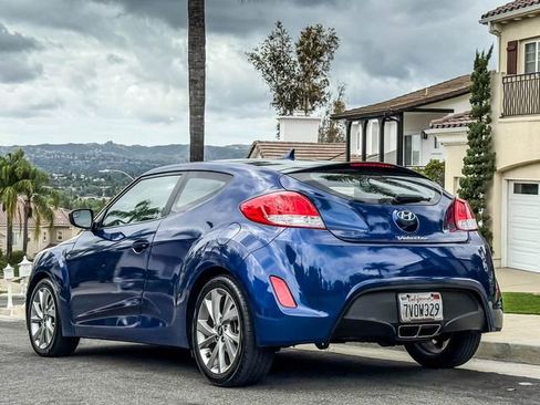 Used 2016 Hyundai Veloster FWD image 17