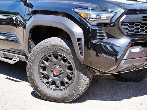 Used 2024 Toyota Tacoma TRD Off-Road w/ TRD Off Road Upgrade Package image 4