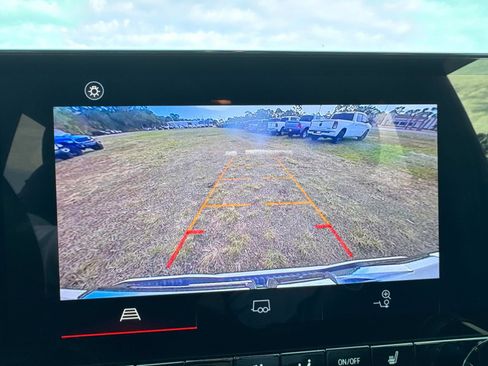 Used 2024 GMC Canyon AT4 image 23